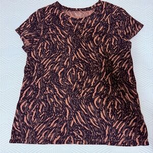 Athleta Organic Daily Printed Short Sleeve T-Shirt Black Animal Print Large